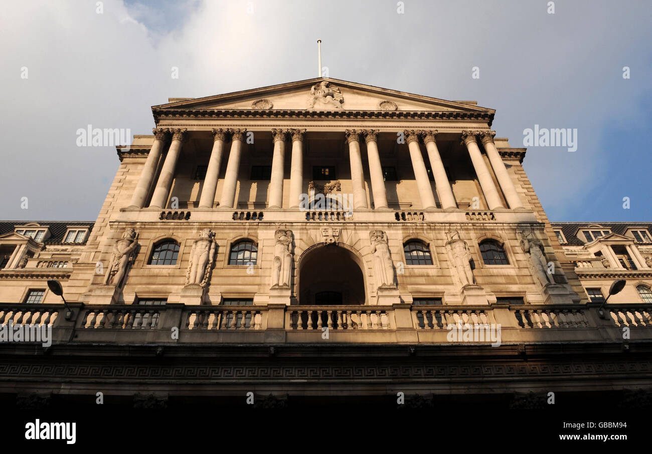 Bank set to slash interest rates hi-res stock photography and images ...
