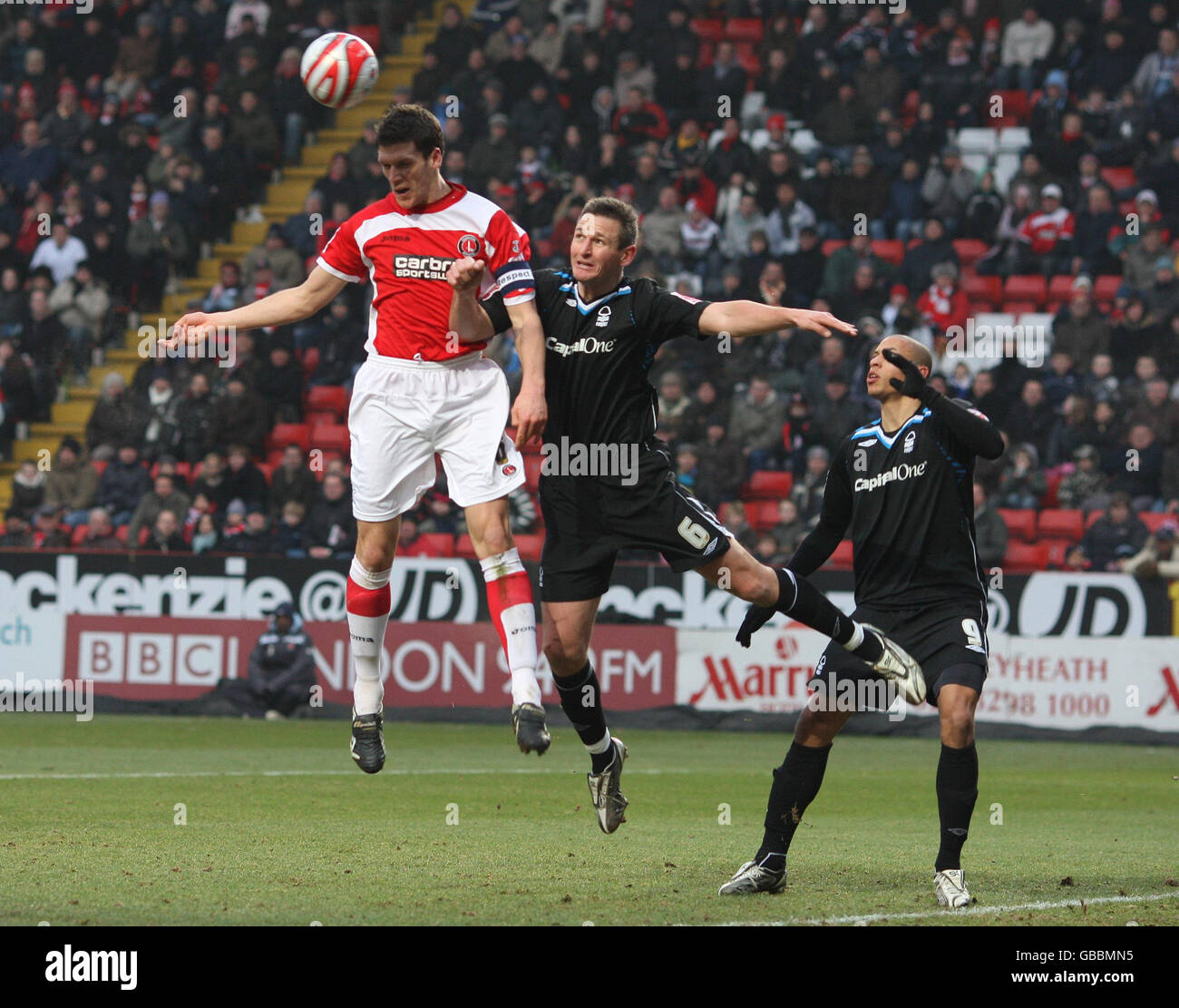 Charlton Athletic's Mark Hudson (left) and Nottingham Forest's Ian Breckin during the Coca-Cola Championship match at The Valley, Charlton. Stock Photo