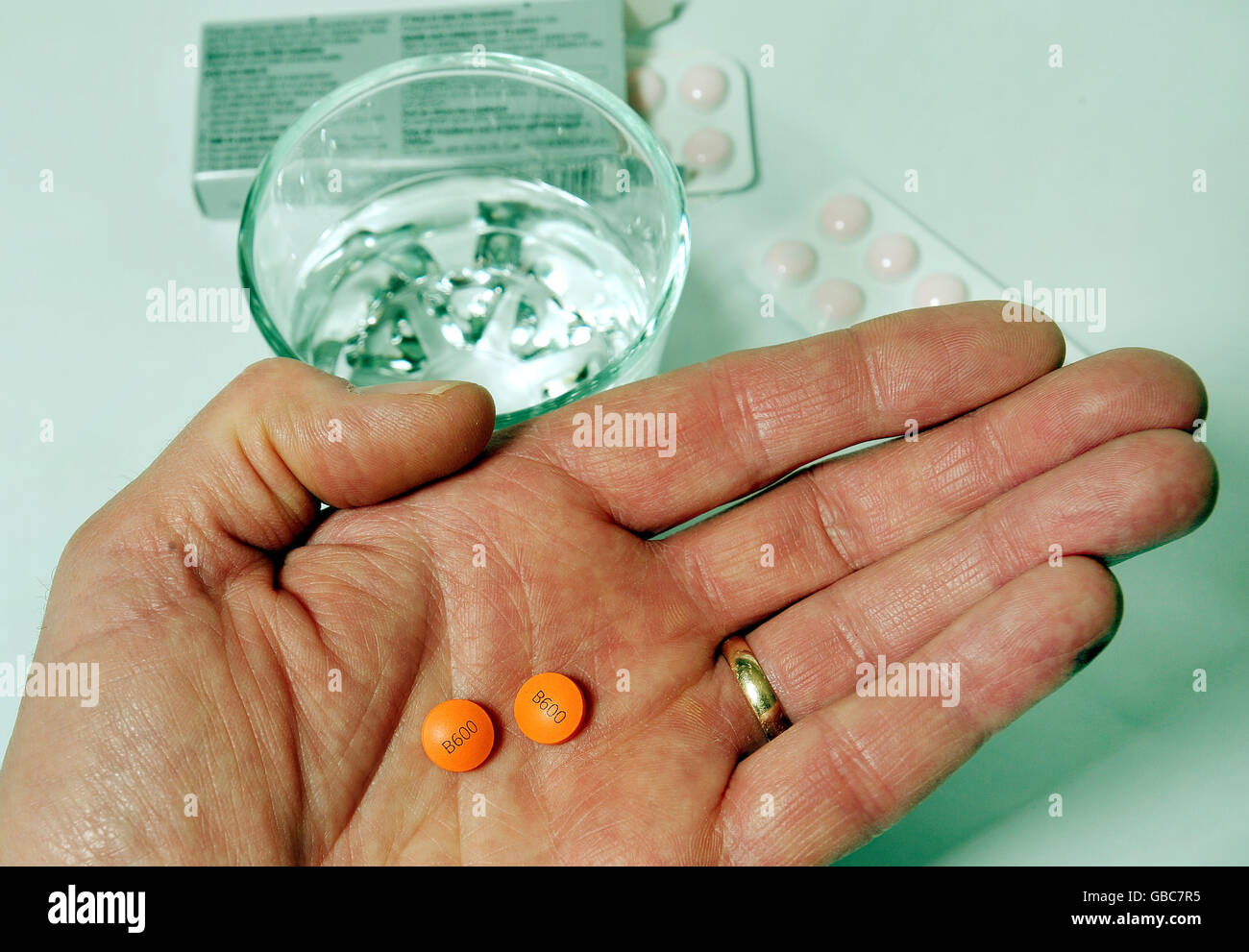 A pair of 2 tablets to help relief with colds and flu, available from