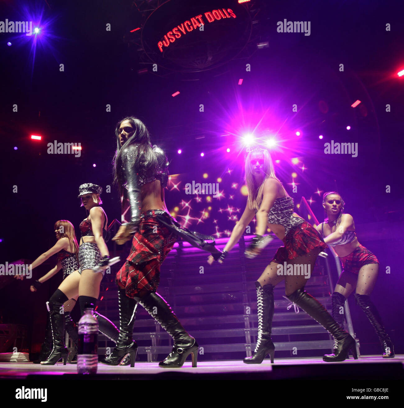 nicole-scherzinger-pussycat-dolls-performs-hi-res-stock-photography-and