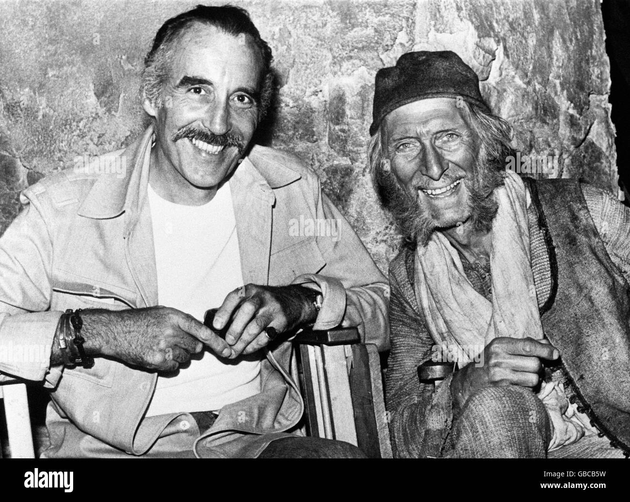 British actors Christopher Lee and Peter Cushing relax at Pinewood Studios,  where they were working on an eastern fairytale, 'Arabian Adventure' Stock  Photo - Alamy