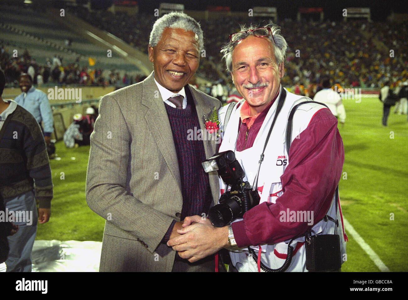 PHOTOGRAPHER MONTE FRESCO MEETS ANC LEADER NELSON MANDELA Stock Photo