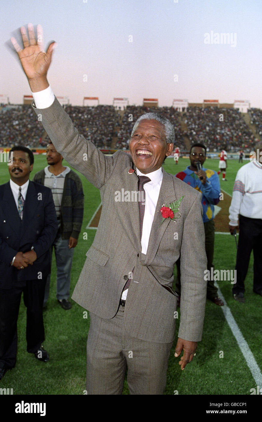 Image of African National Congress President Nelson Mandela dances