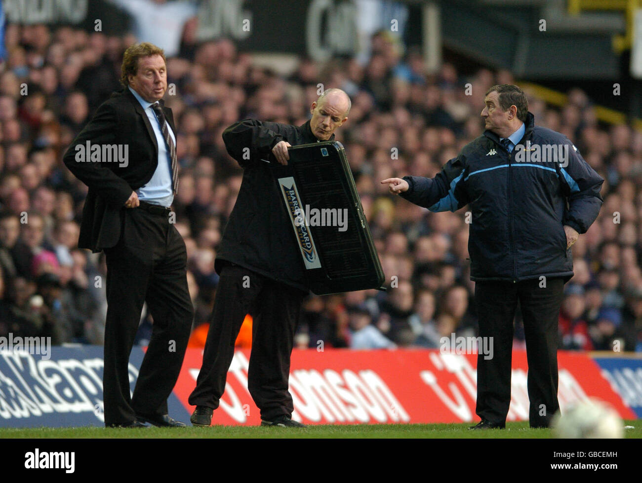 Soccer - FA Barclaycard Premiership - Tottenham Hotspur v Portsmouth. Tottenham Hotspur's manager David Pleat and Portsmouth's manger Harry Redknapp Stock Photo