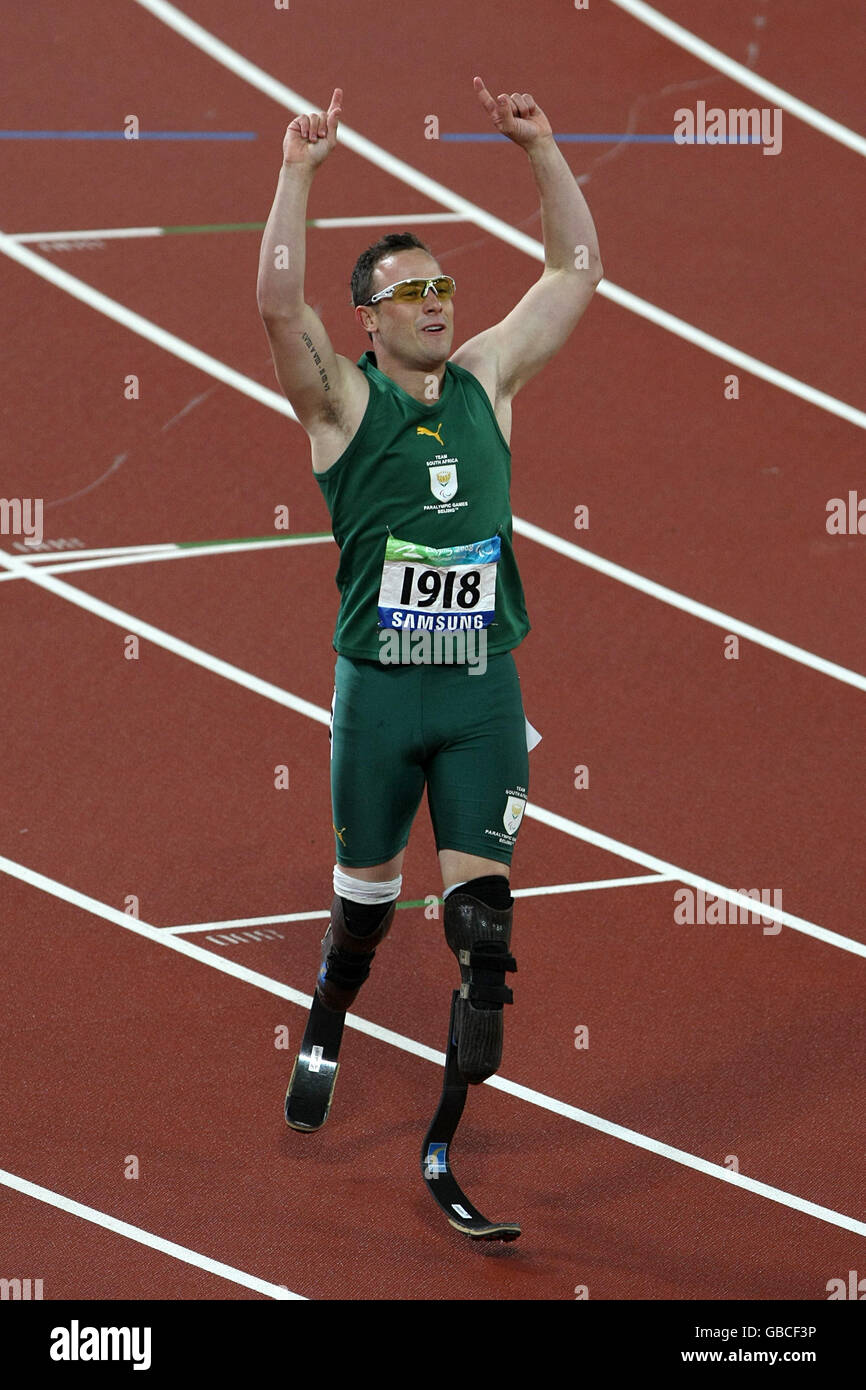 Paralympics - Beijing Paralympic Games 2008 - Day Ten. South Africa's Oscar Pistorius celebrates winning the men's T44 400m Final in the National Stadium, in Beijing, China. Stock Photo