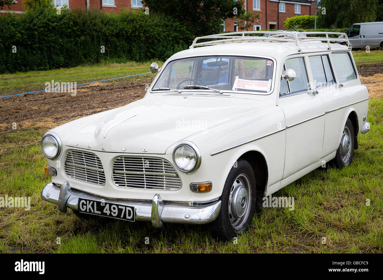 Old volvo estate hi-res stock photography and images - Alamy