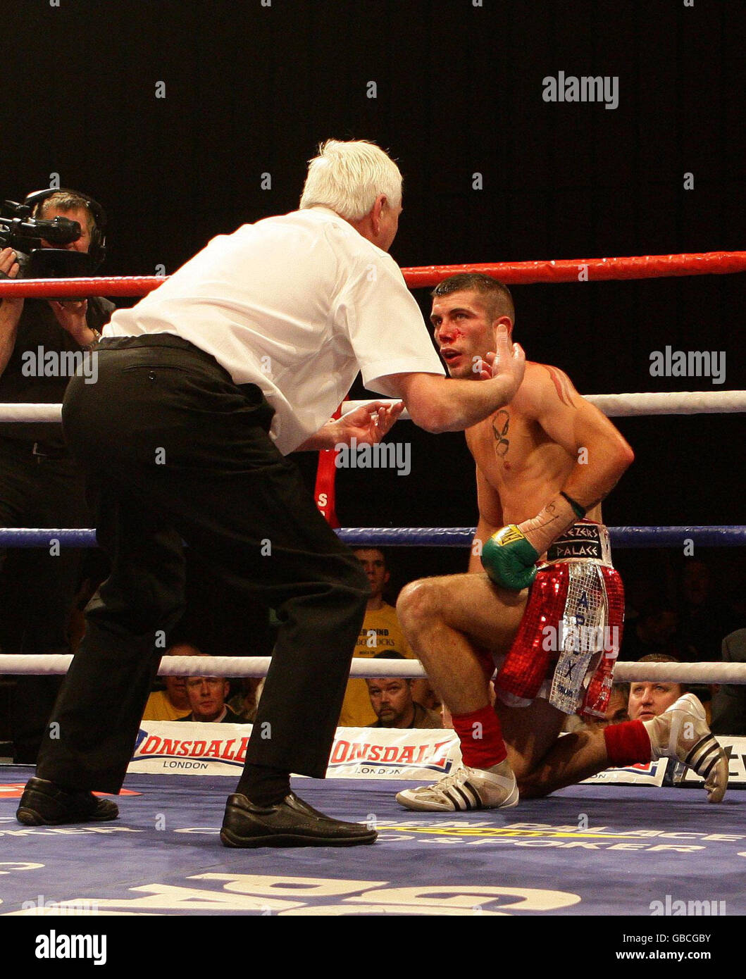 Boxing - British Lightweight Title Fight - John Murray v Lee McAllister - Robin Park Centre Stock Photo