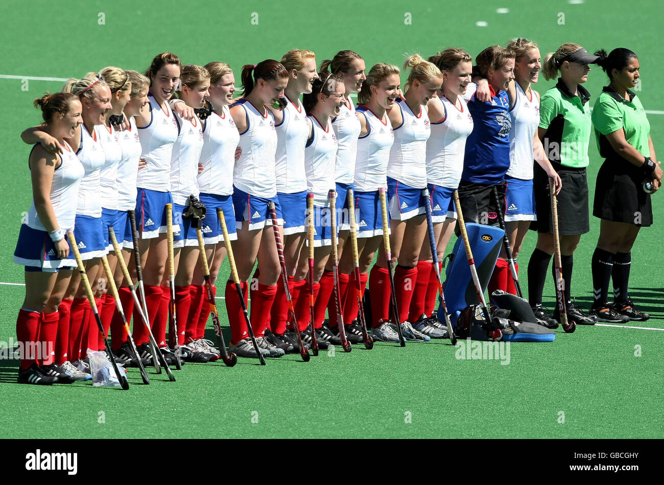 Start of the Final of the Womens Hockey Australia v Great Britain at the Australian Youth Olympic Festival, Sydney Olympic Park, 18-01-09 Stock Photo