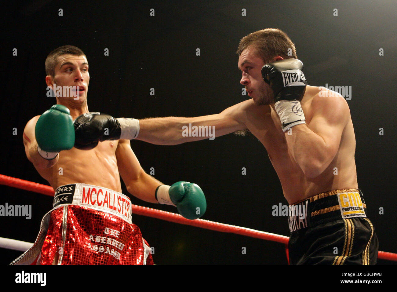 John Murray (right) against Lee McAllister during the British Lightweight Title fight Stock Photo