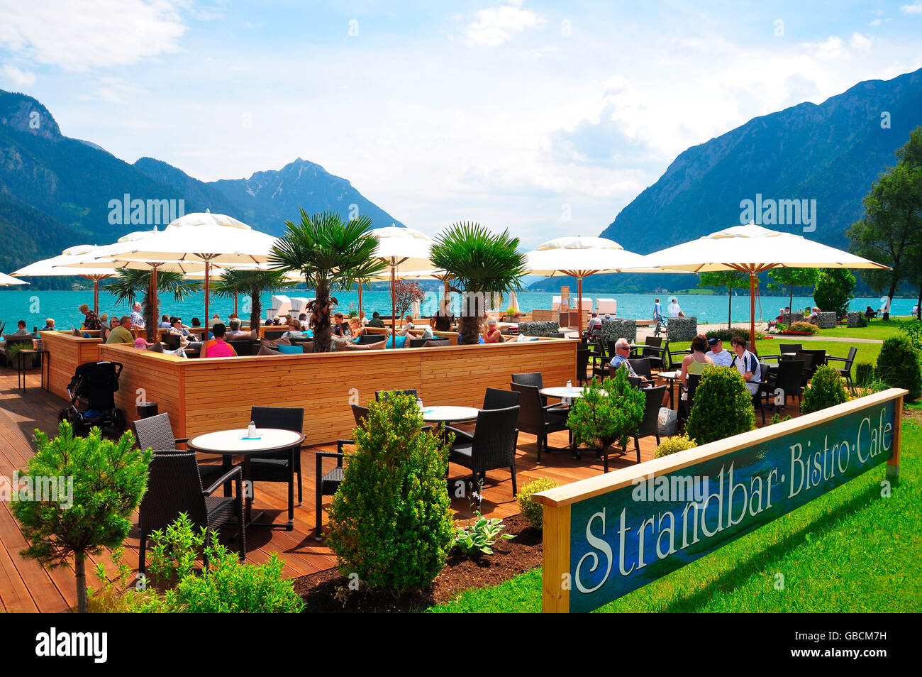 Bergsee, Gebirge, Sommer, Alpenland, Strandbar, Seecafe, Pertisau, Achsensee, Tirol, Oesterreich Stock Photo