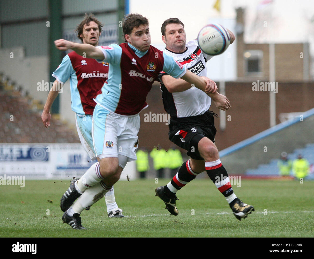 Soccer - Coca-Cola Football League Championship - Burnley v Charlton Athletic - Turf Moor. Burnley's Martin Paterson and Charlton Athletic's Graeme Murty during the Coca-Cola Championship match at Turf Moor, Burnley. Stock Photo