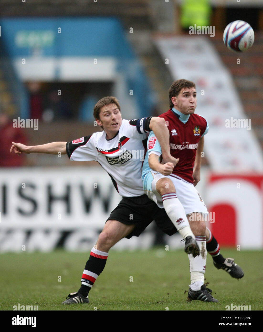 Burnley's Martin Paterson and Charlton Athletic's Matt Holland during the Coca-Cola Championship match at Turf Moor, Burnley. Stock Photo
