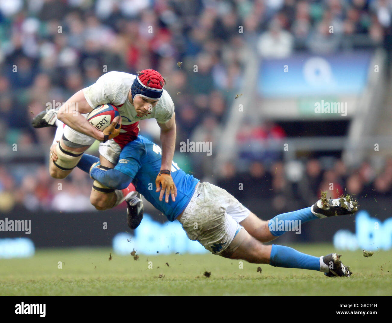 Rugby Union - RBS Six Nations Championship 2009 - England v Italy - Twickenham. England's Nick Kennedy is tackled by Italy's Gonzalo Gaecia during the RBS 6 Nations match at Twickenham, Twickenham. Stock Photo