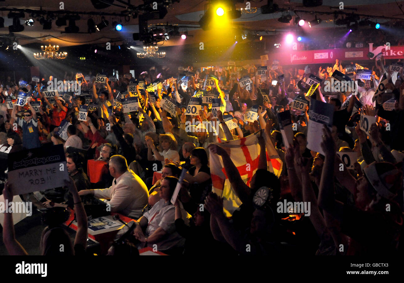 Darts fans during the bdo world darts championship hi-res stock photography  and images - Alamy