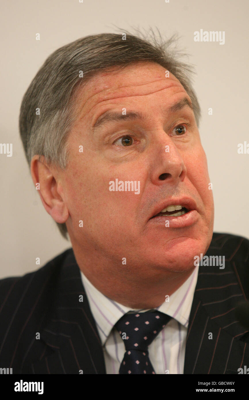 Heathrow third runway Stock Photo Alamy