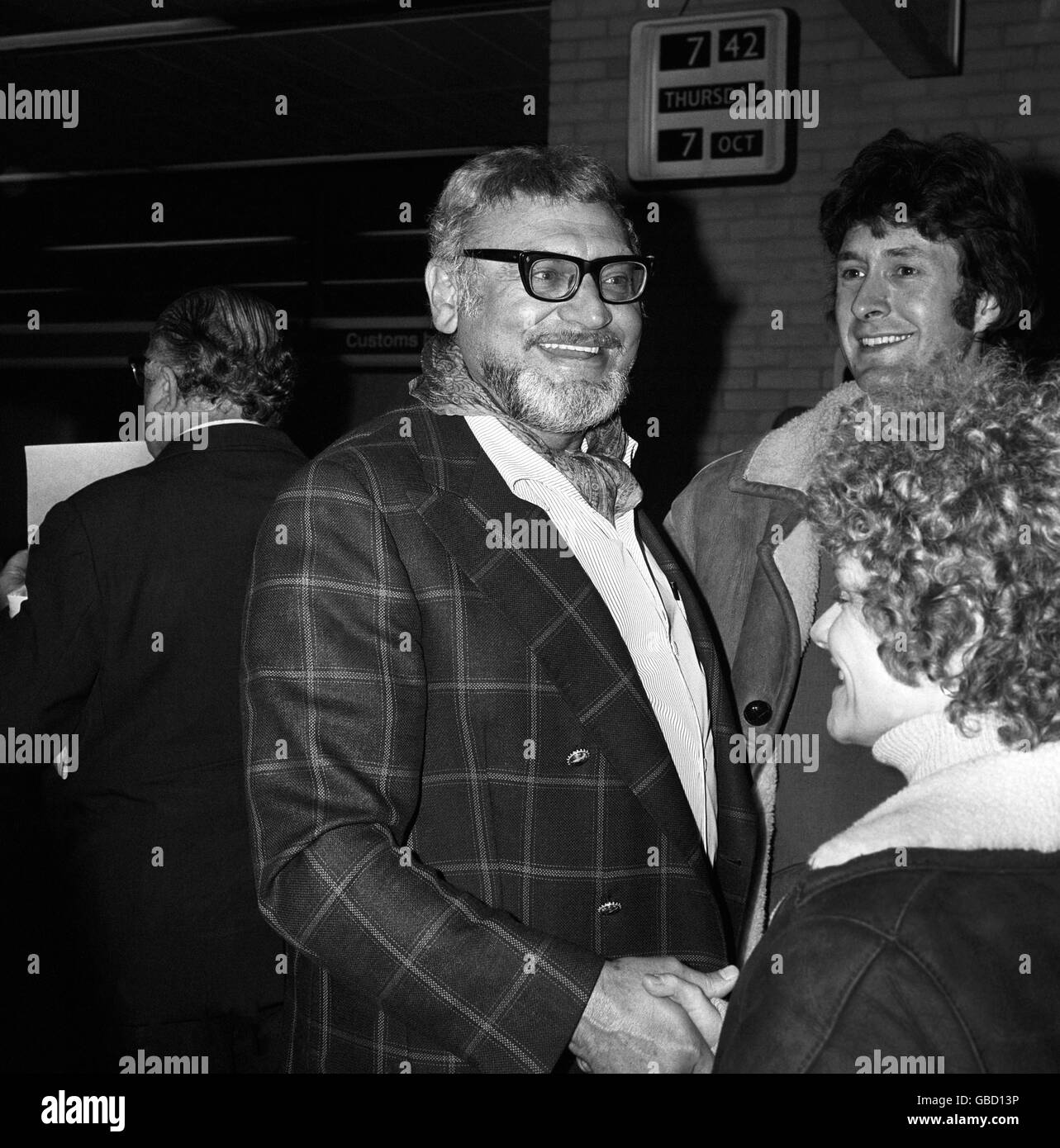 Music - Frankie Laine - 1974 - Heathrow Airport - London. American singer Frankie Laine arriving at Heathrow Airport for his concert tour of Britain. Stock Photo