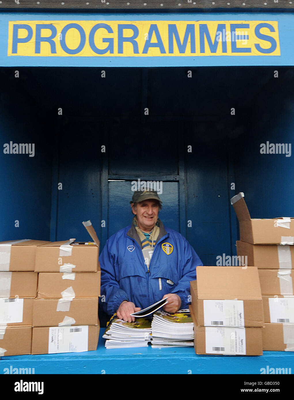 Programme Seller Matchday programme seller hi-res stock photography and images - Alamy