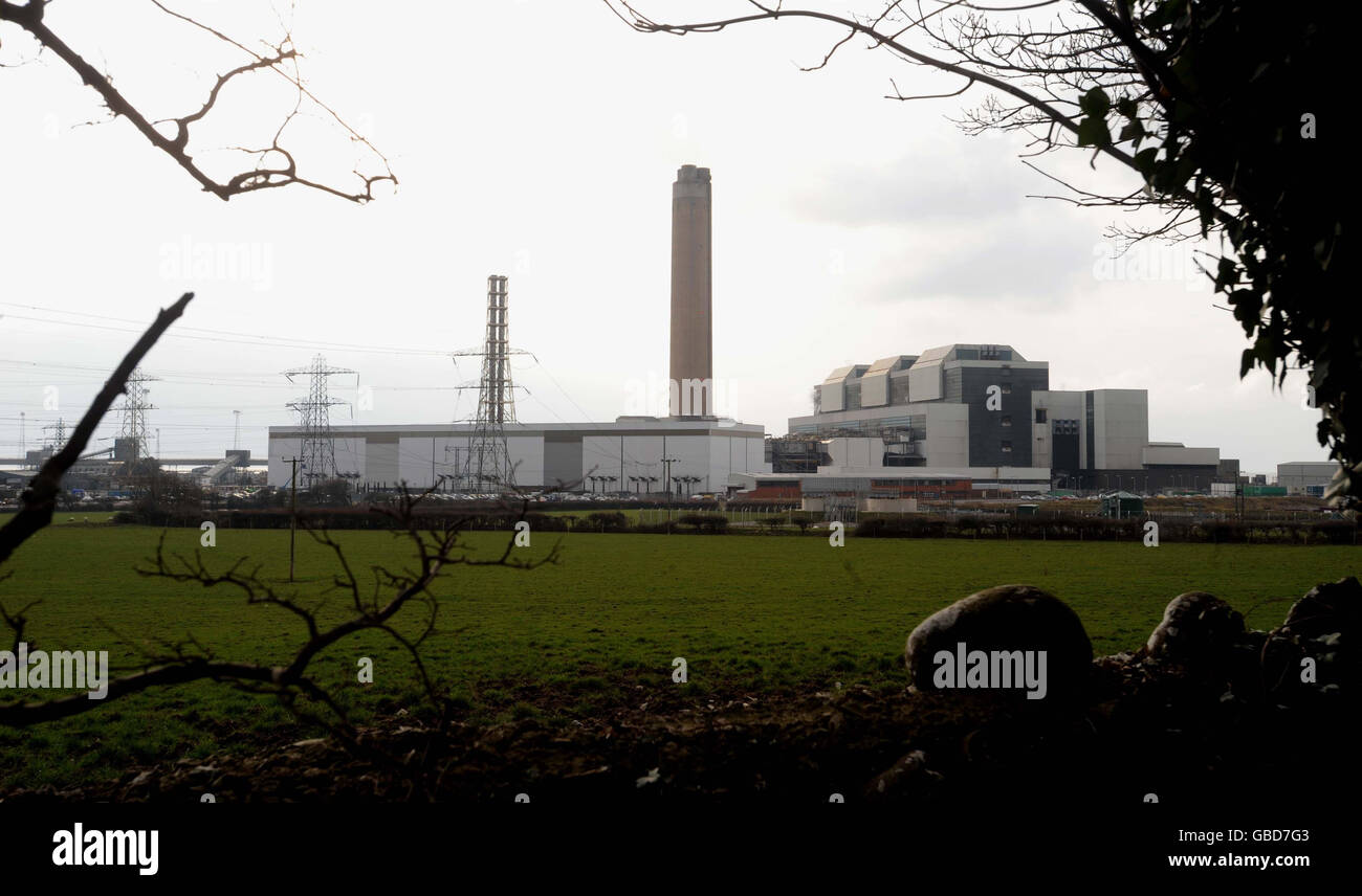 A general view of Aberthaw Power Station where workers have walked out in a wildcat strike over foreign worker policy. Stock Photo