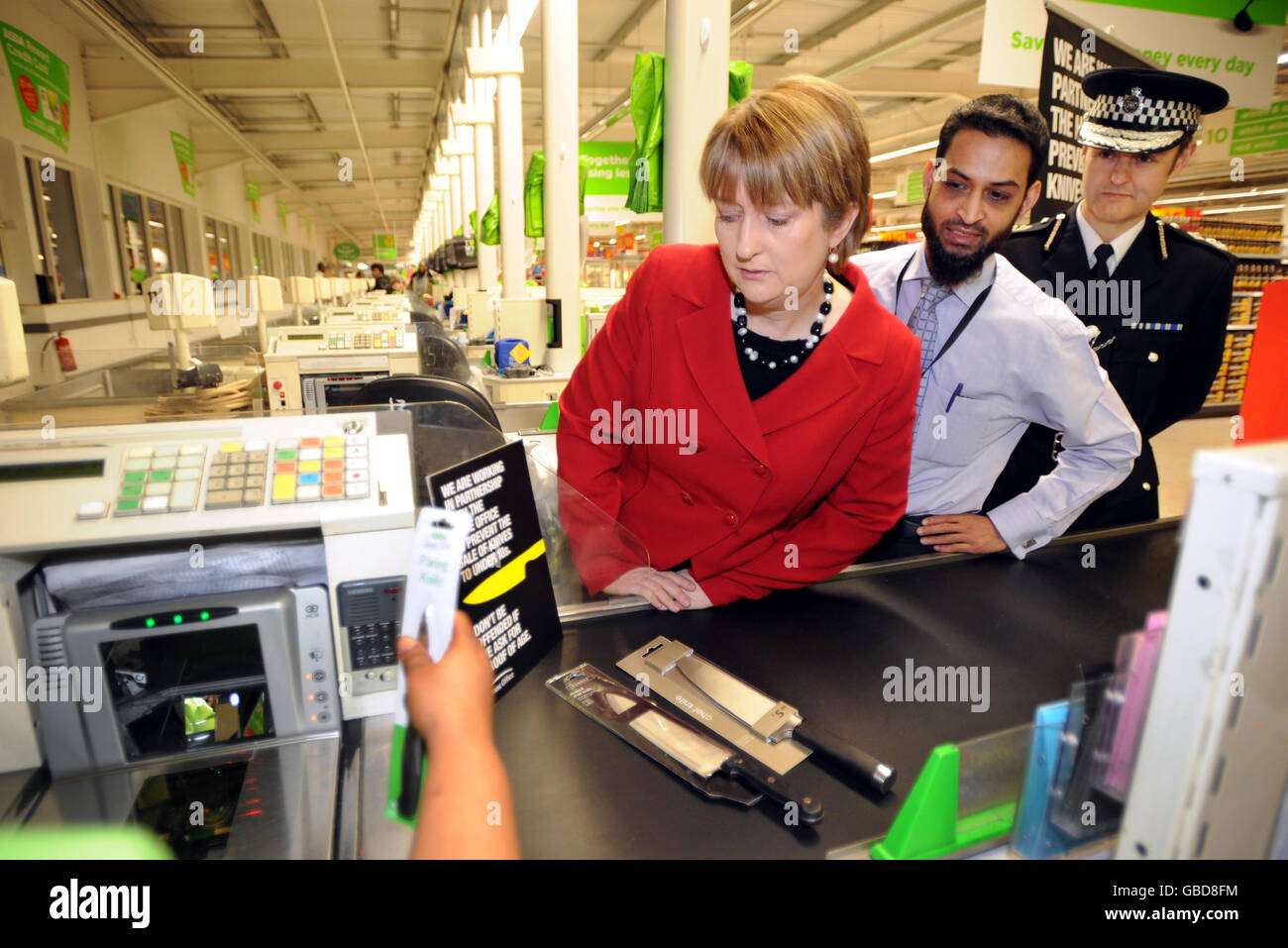 Home Secretary Jacqui Smith with Deputy Assistant Commissioner of the
