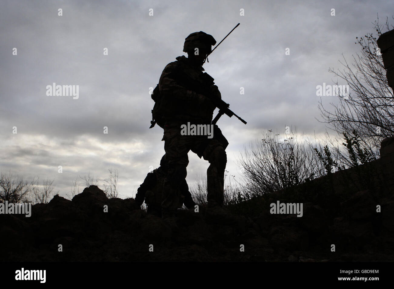 British soldier silhouette afghanistan hi-res stock photography and ...