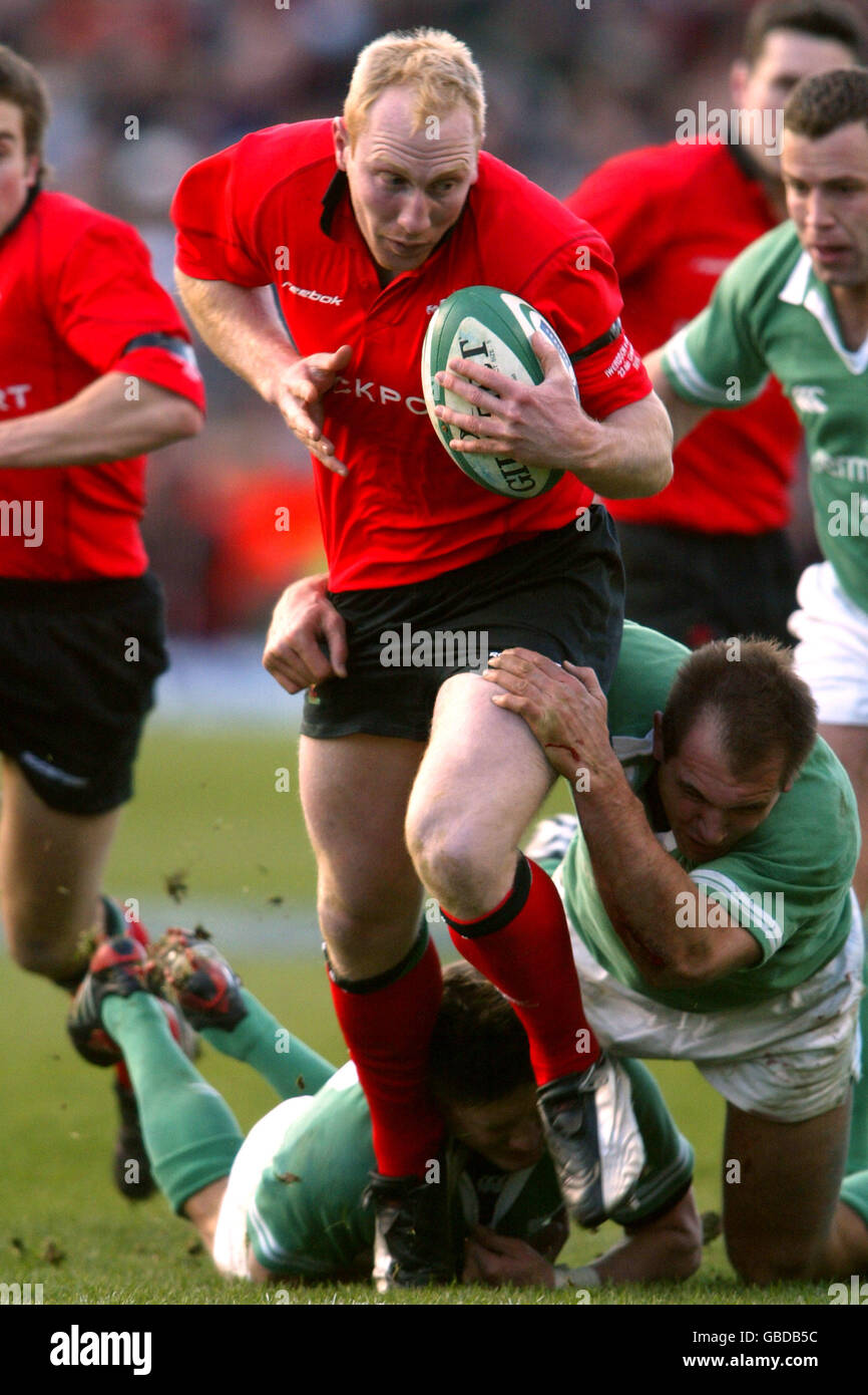 Keith Rix Rugby Action miss tackle keith gleeson hi-res stock photography and images ...