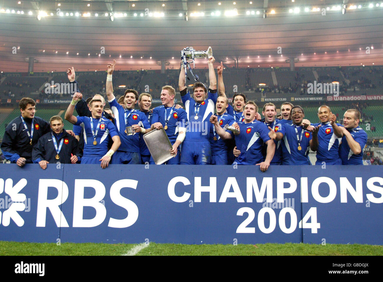 The french team celebrate winning the rbs 6 nations championship hi-res ...