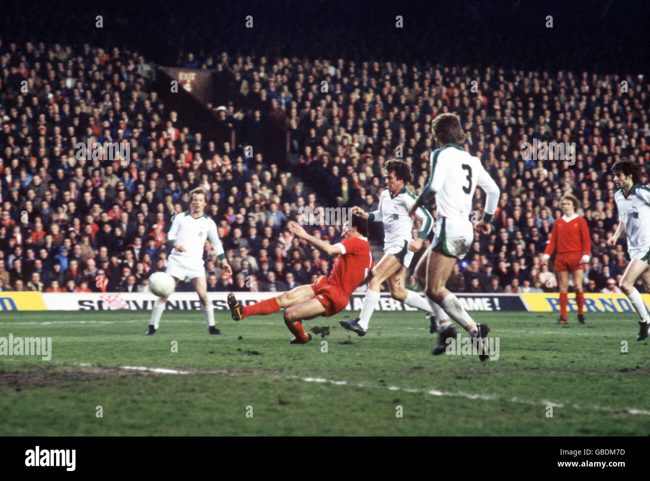 Liverpool's Tommy Smith (second l) fires a shot at goal after bursting through the Borussia Monchengladbach defence Stock Photo