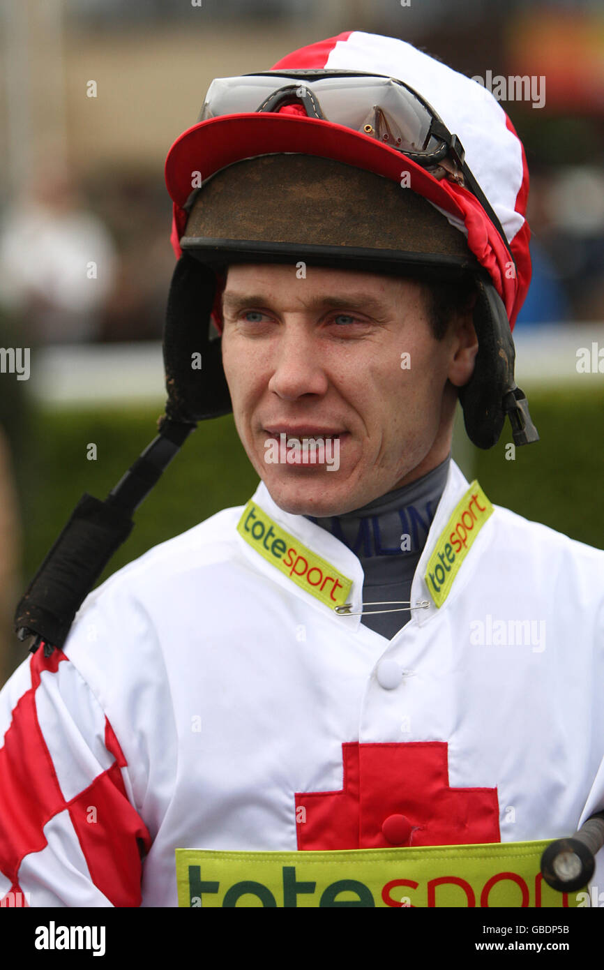 Jockey richard johnson at wincanton racecourse hires stock photography