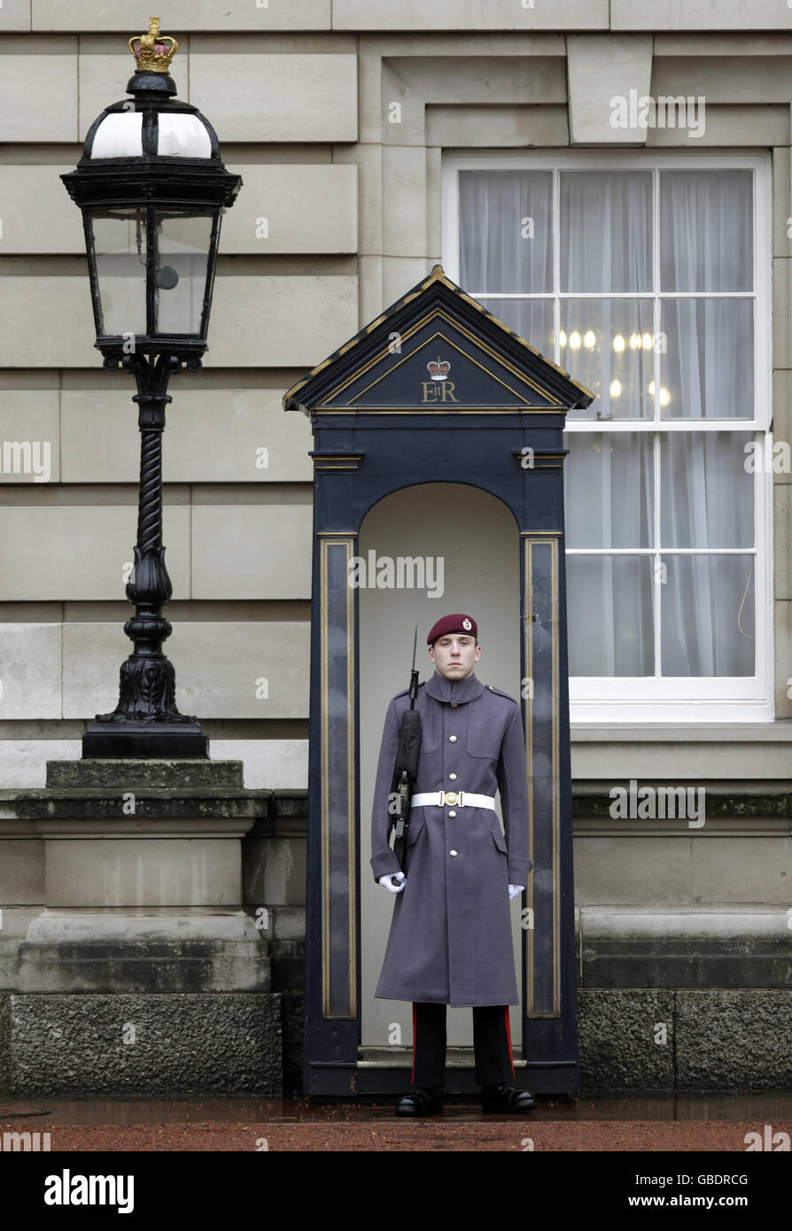 Red beret uniform hires stock photography and images Alamy