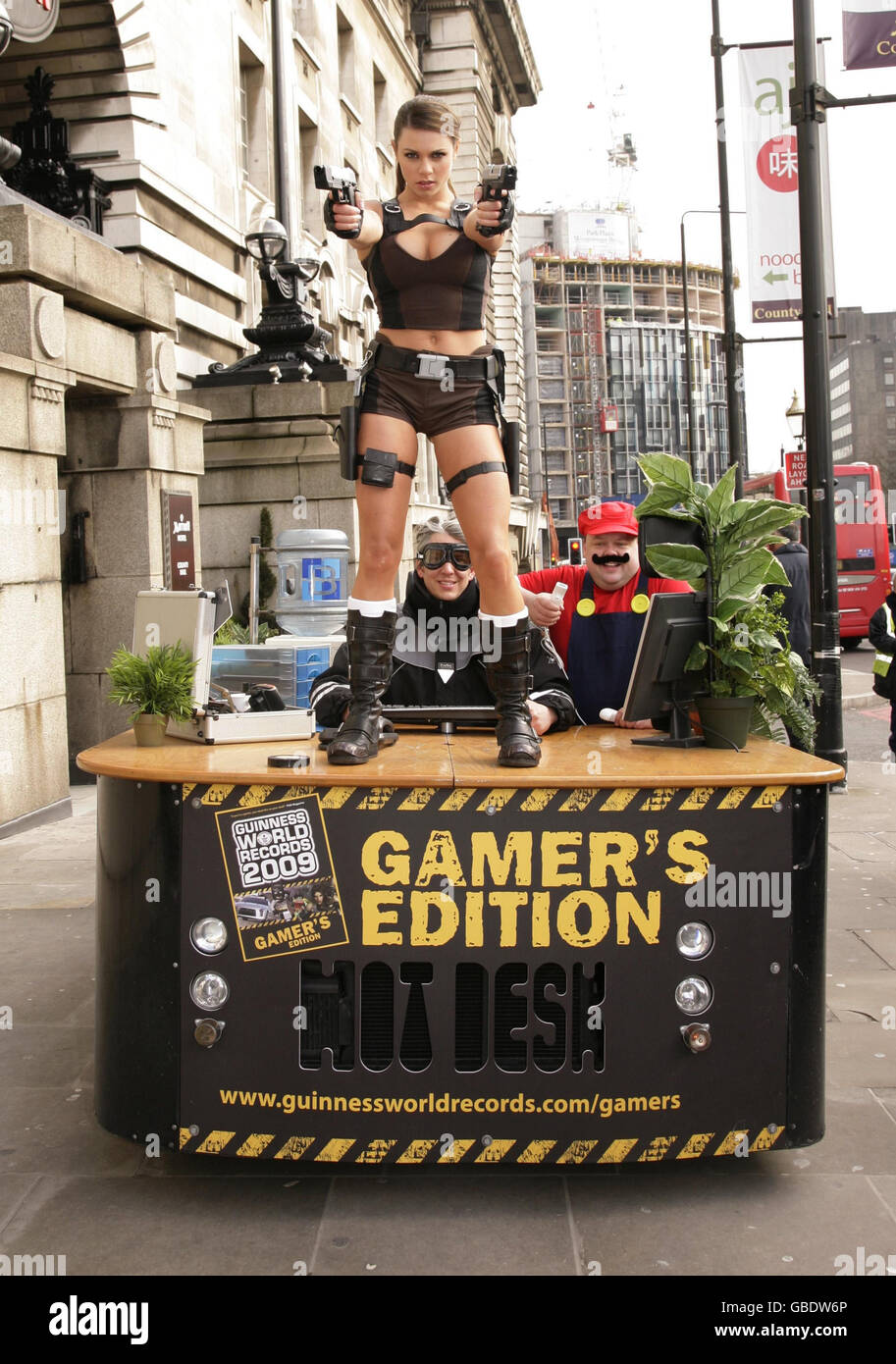 Record Attempt for World's Fastest Mobile Gaming Rig - London Stock Photo