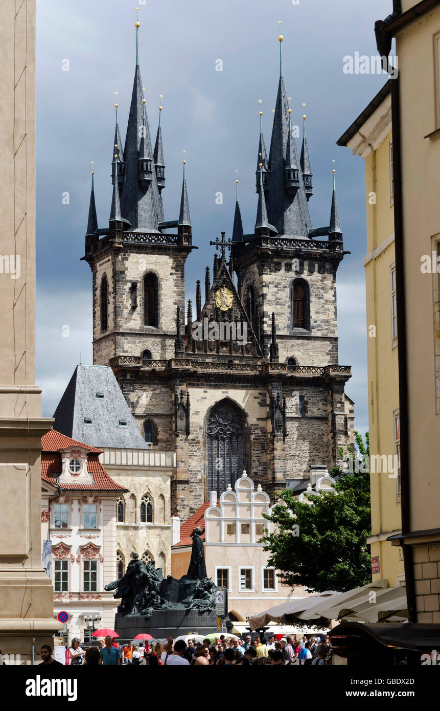 The Jan Hus Monument statue and the church in the Old Town Square in the centre of Prague (Praha) in the Czech Republic. Stock Photo