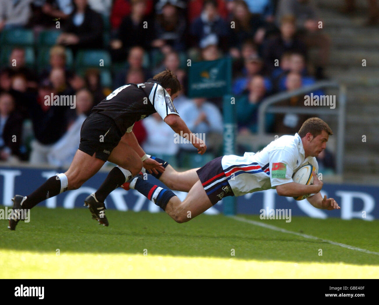 Sale Sharks' Mark Cueto scores a try against Newcastle Falcons Stock Photo