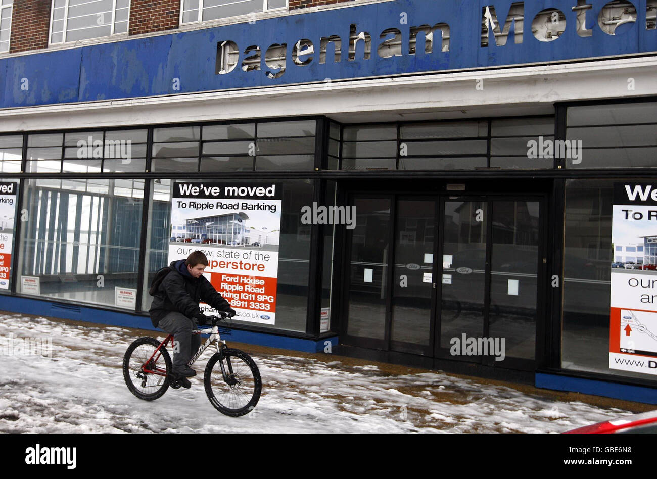 Car giant Ford axes 850 jobs Stock Photo Alamy