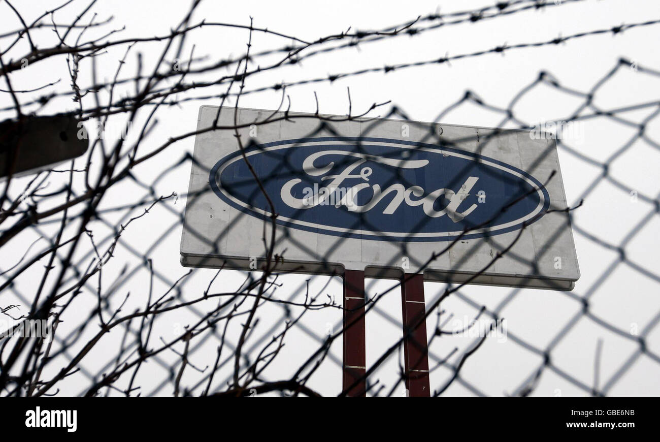 Car giant Ford axes 850 jobs Stock Photo Alamy