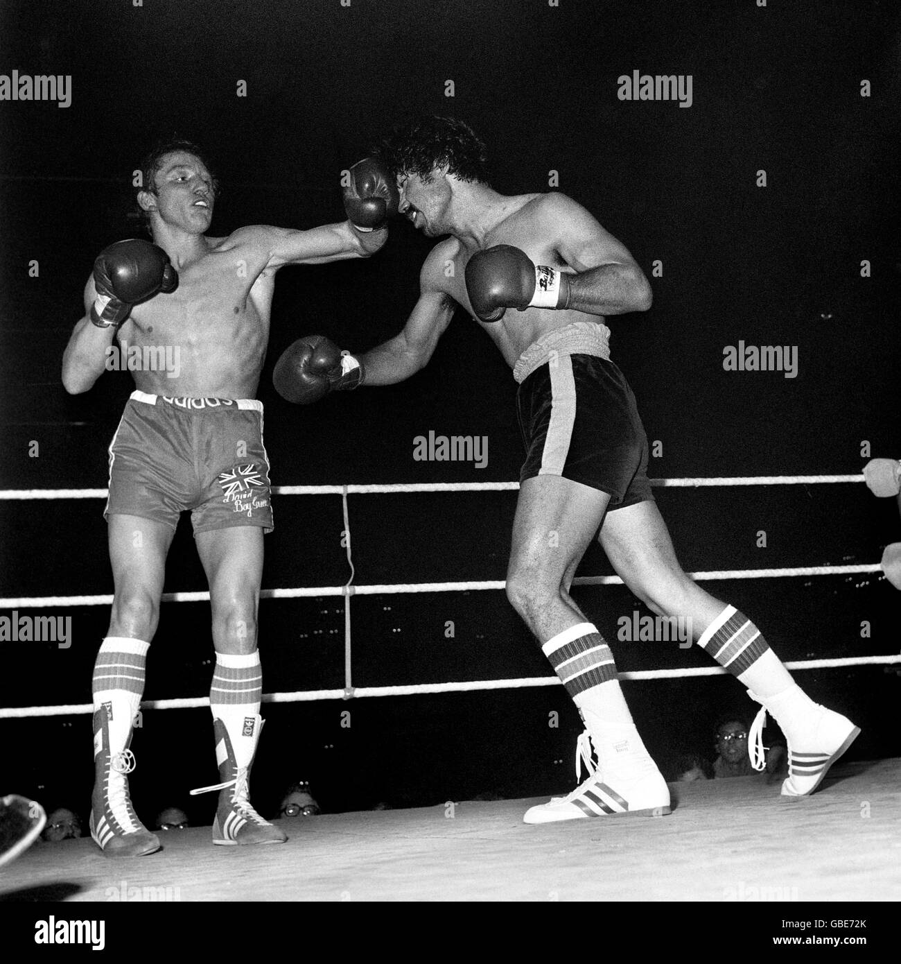 Britain's Dave 'Boy' Green in action against the World Welterweight Champion Carlos Palomino of the USA at tonight's championship challenge match at the Wembley Empire Pool. Stock Photo