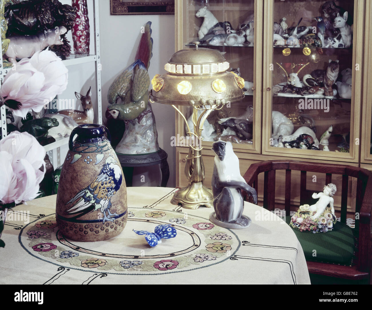 fine arts, Art Nouveau, Tiffany Lamp, Art Nouveau vase, porcelain figure, circa 1900, Stock Photo