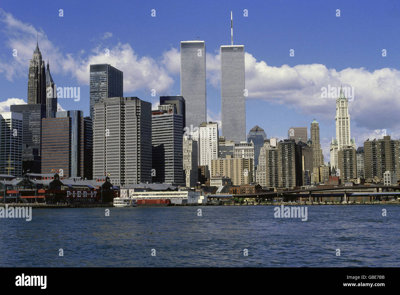 New york skyline 1980s hi-res stock photography and images - Alamy