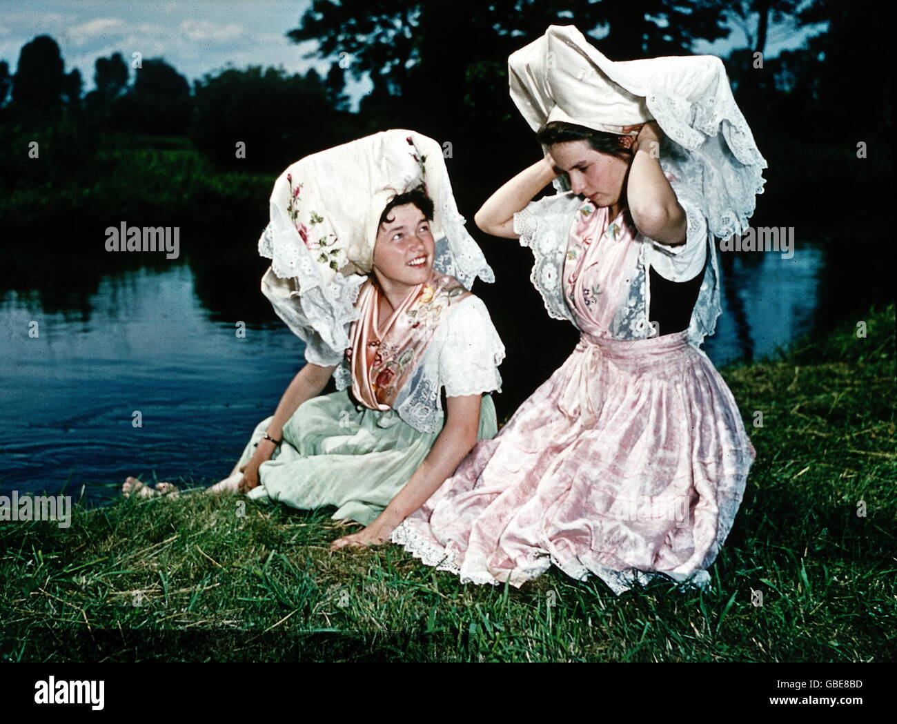 fashion, traditional costumes, Germany, Brandenburg, girls in traditional  costumes from the Spreewald (Spree Forest), Lusatia, 1950s,  Additional-Rights-Clearences-Not Available Stock Photo - Alamy
