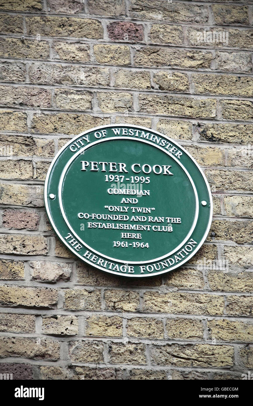 A Westminster green plaque, unveiled today in cooperation with the Heritage Foundation, commemorates the location of Peter Cook's Establishment Club in Soho, central London. Stock Photo