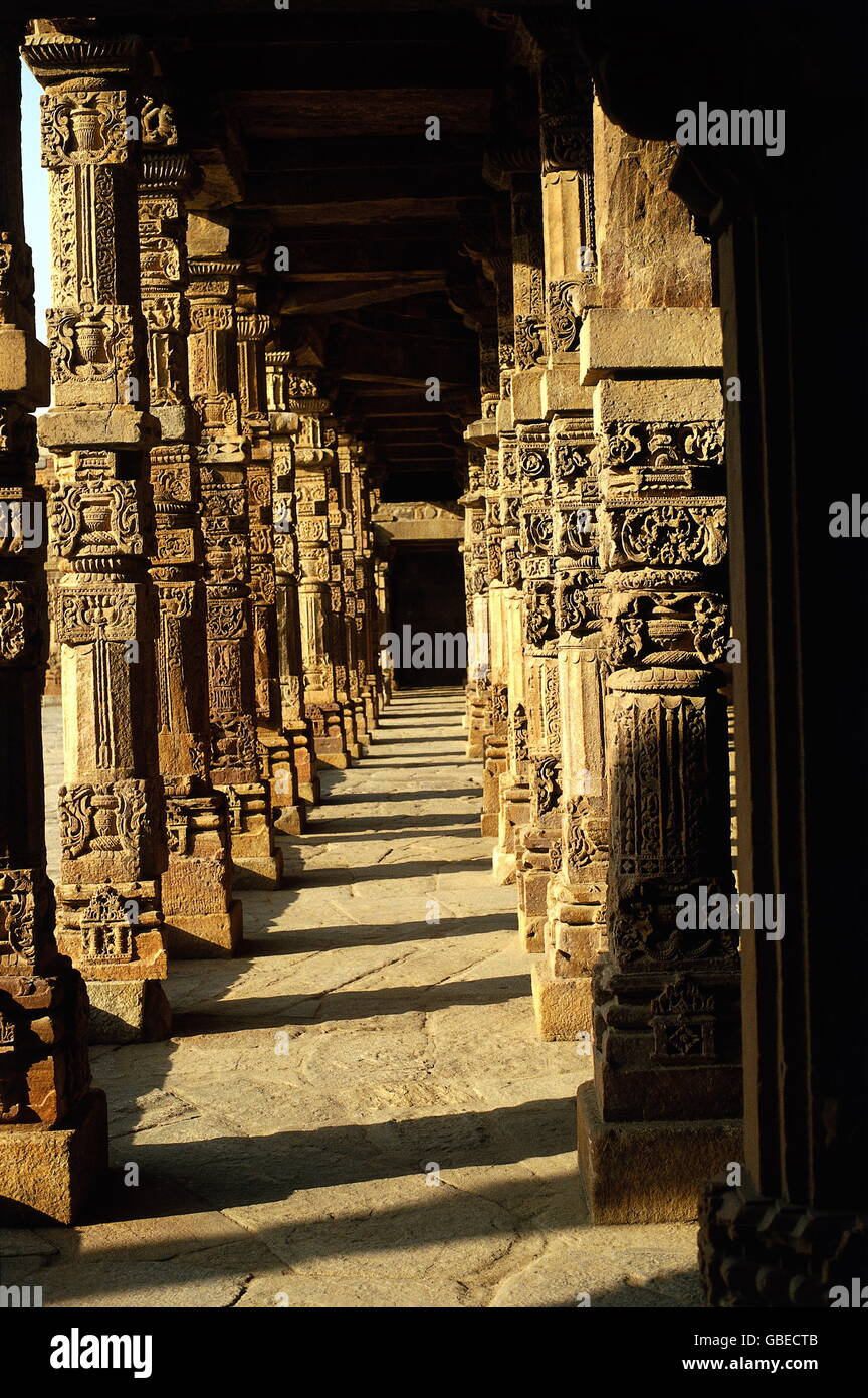 geography / travel, India, Delhi, mosque Quwwat-al-Islam, built: since 1199 under Qutb ad Din Aibak, interior view,  exterior view, detail with columns, Additional-Rights-Clearences-Not Available Stock Photo