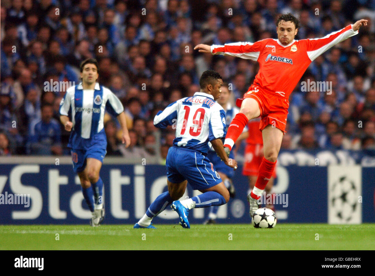 Fc porto v deportivo la coruna hi-res stock photography and images - Alamy