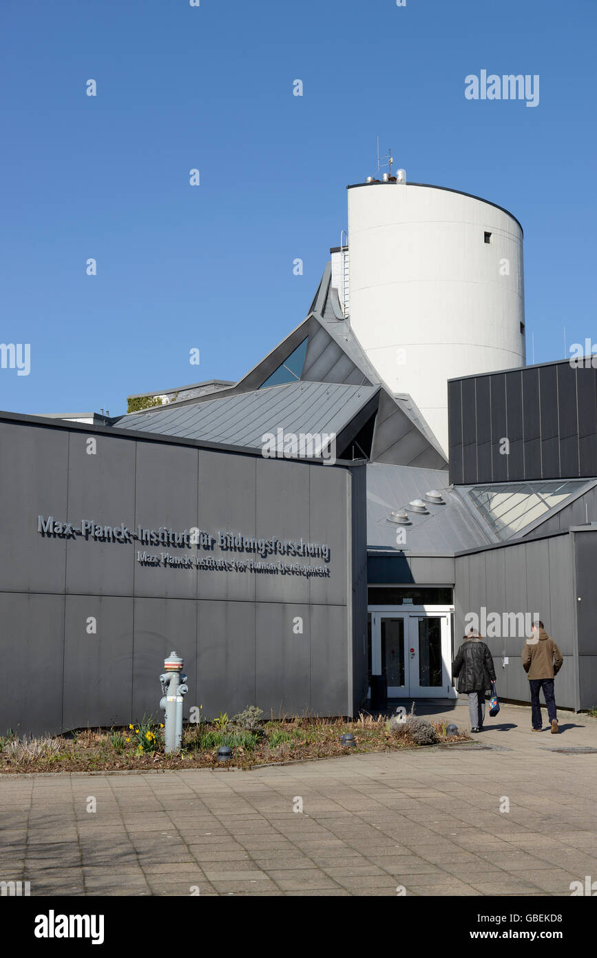 Max-Planck-Institut fuer Bildungsforschung, Lentzeallee, Wilmersdorf, Berlin, Deutschland Stock Photo