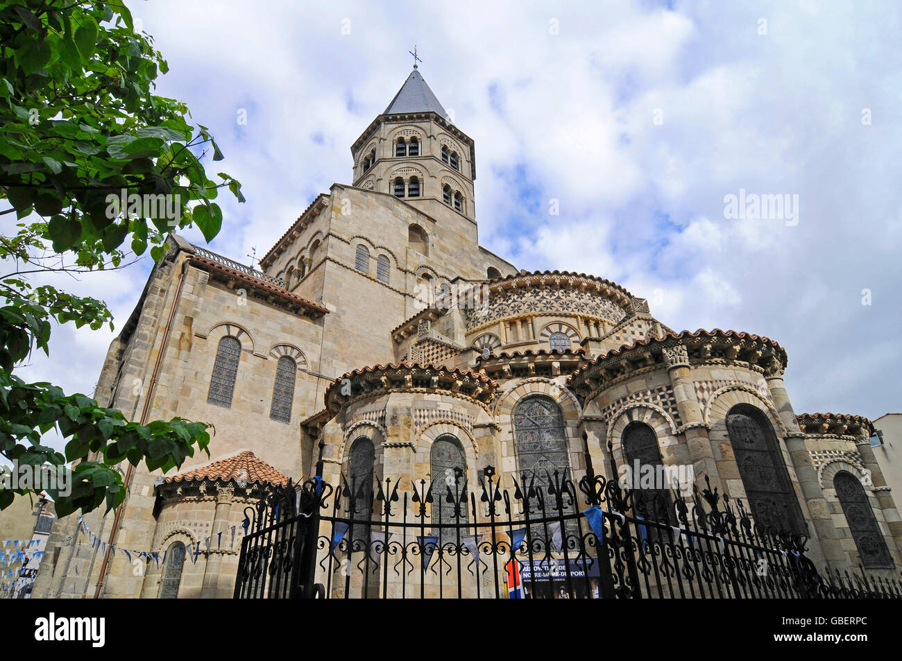 Basilica of Notre-Dame du Port, Clermont-Ferrand, Auvergne, France Stock  Photo - Alamy