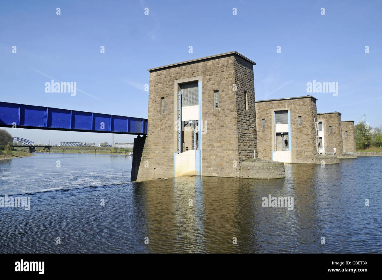 Ruhrschleuse lock, Ruhr river, Duisburg, North Rhine-Westphalia, Germany Stock Photo