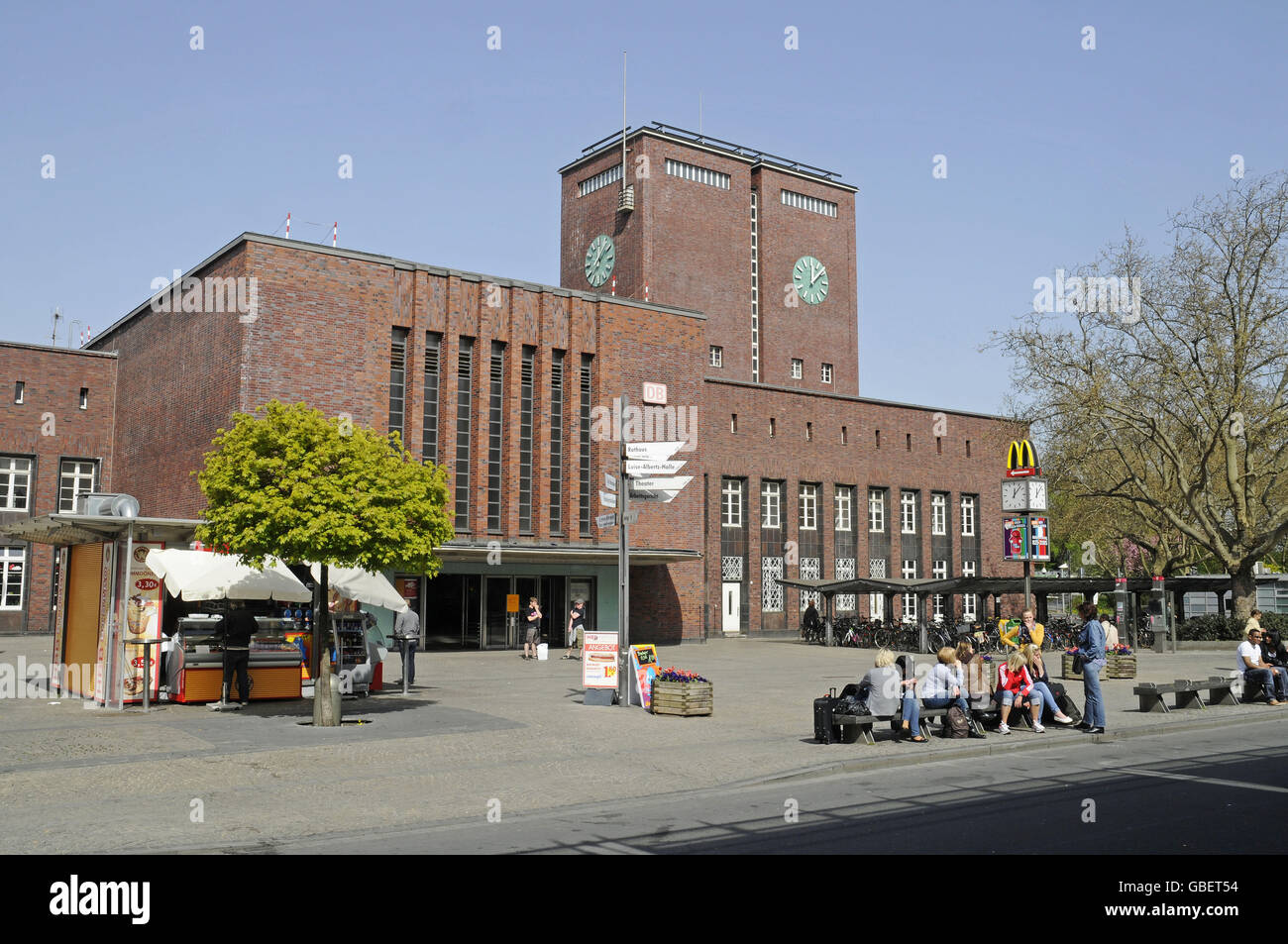 Railway station, Oberhausen, North Rhine-Westphalia, Germany Stock Photo