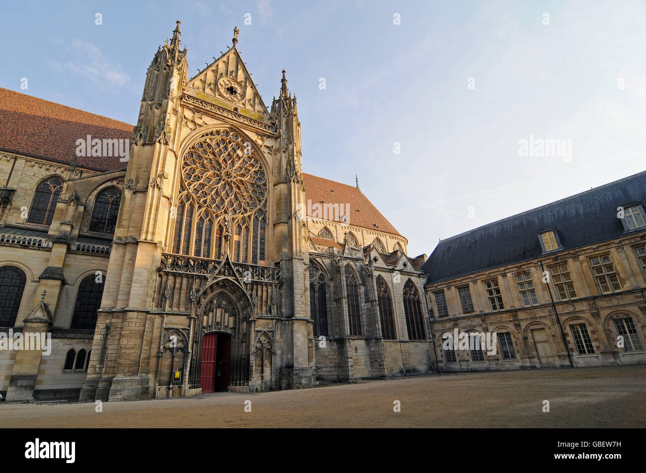 Sens Cathedral, Sens, Yonne, Burgundy, France / Bourgogne, Cathedrale Saint-Etienne de Sens Stock Photo