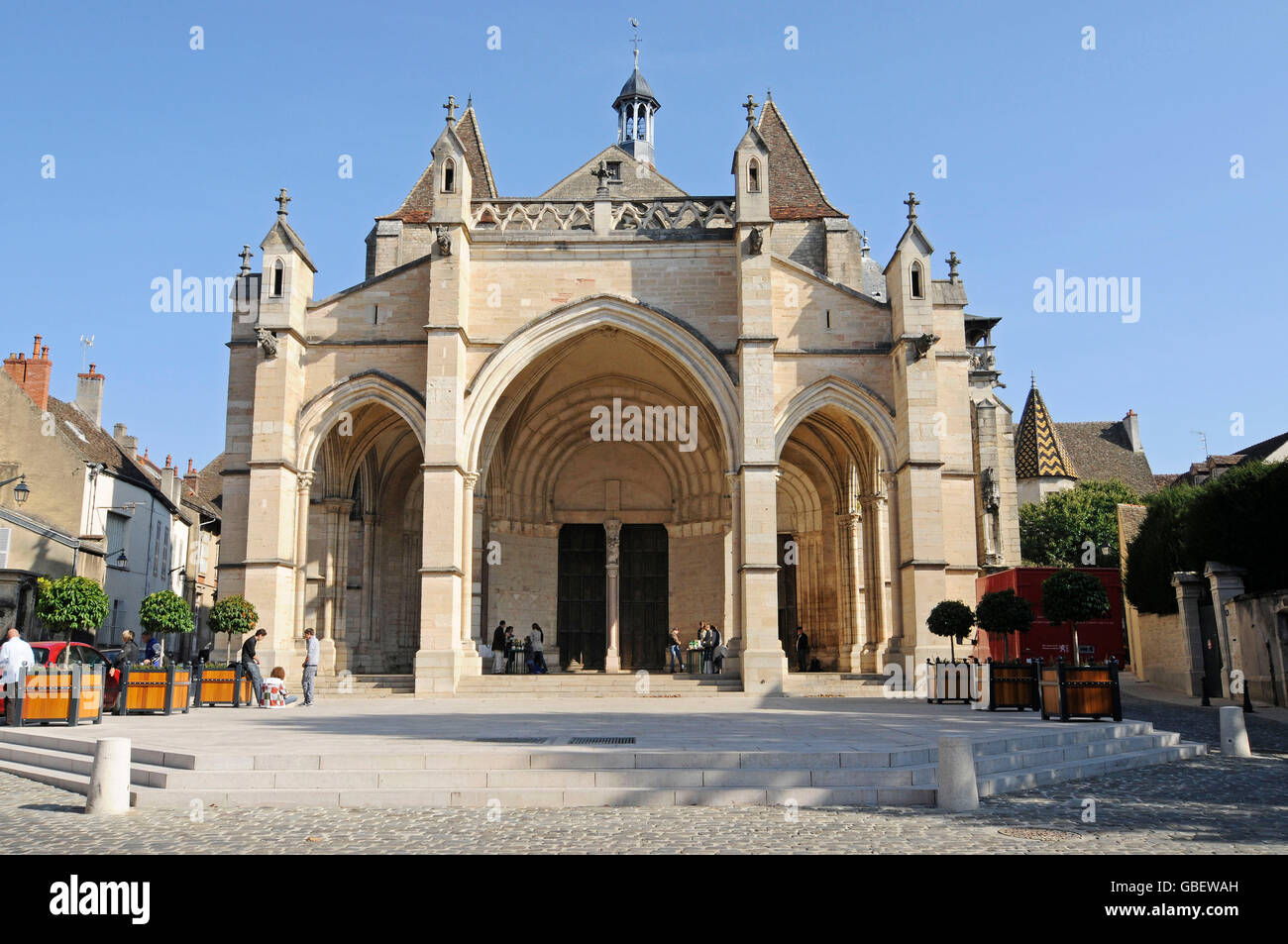 Collegiate church Notre-Dame de Beaune, Beaune, Cote-d'Or, Burgundy, France / Bourgogne Stock Photo