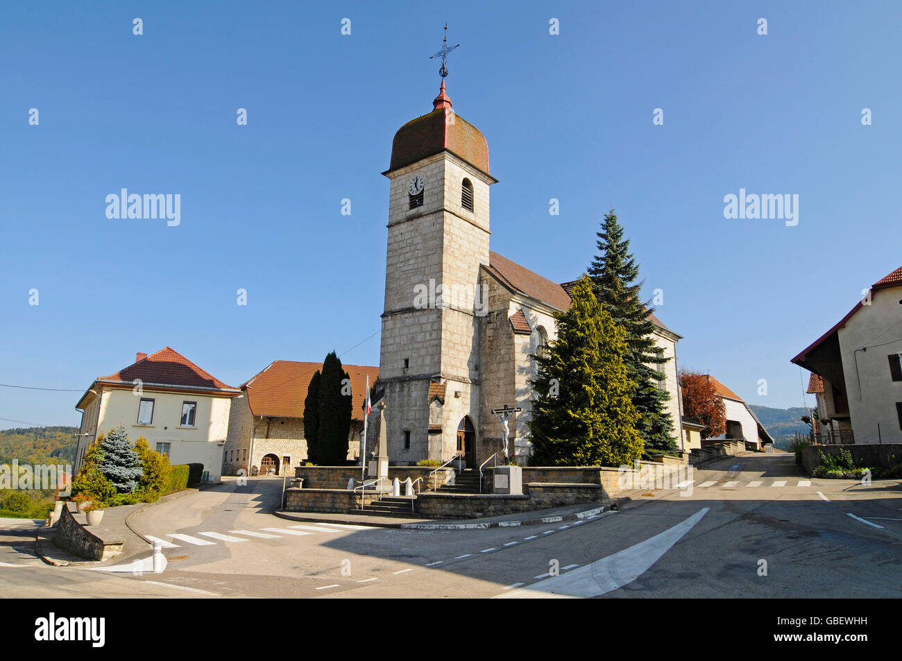 Church Saint-Maurice, Ouhans, village, Pontarlier, Departement Doubs, Franche-Comte, France Stock Photo