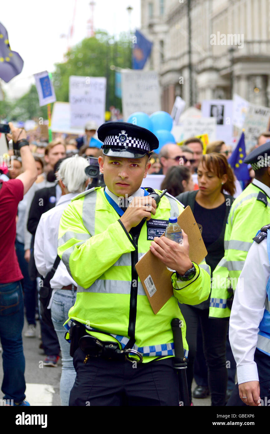 london police uniform