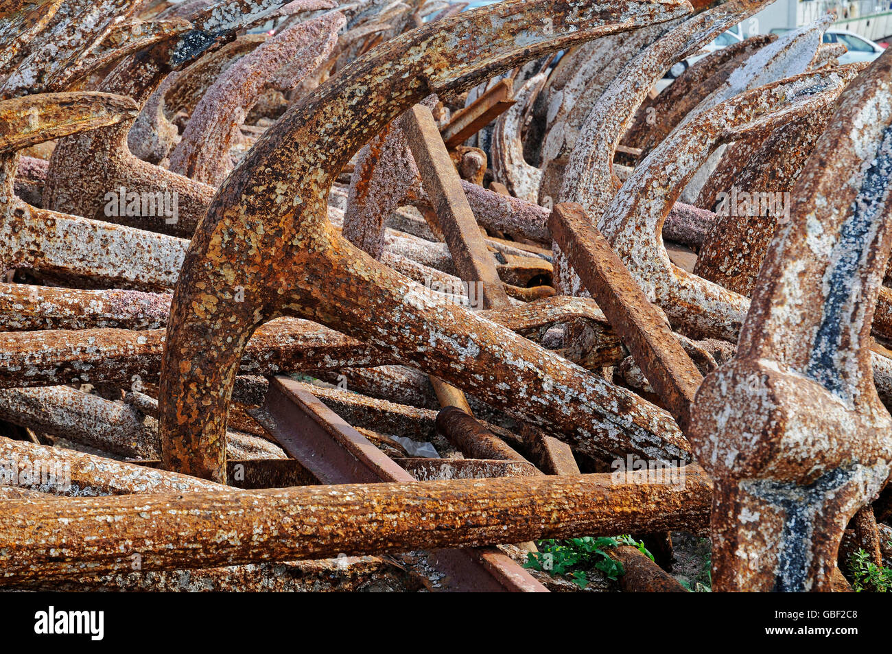Rusty anchors hi-res stock photography and images - Alamy